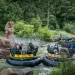 Ronde raftbootjes in een wildwaterbaan in de Efteling