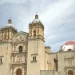 De Templo de Santo Domingo de Guzmán in het centrum van Oaxaca
