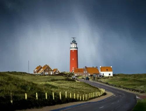 De rode vuurtoren van Texel bij De Cocksdorp